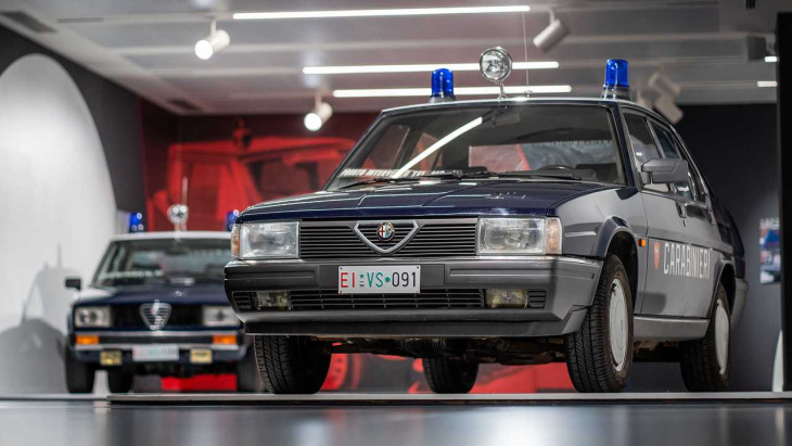alfa romeo in uniform: die autos der carabinieri
