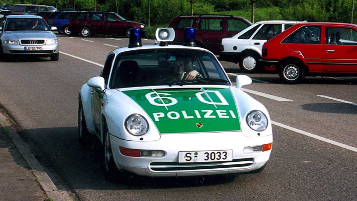 historische polizeifahrzeuge in deutschland: retro-alarm
