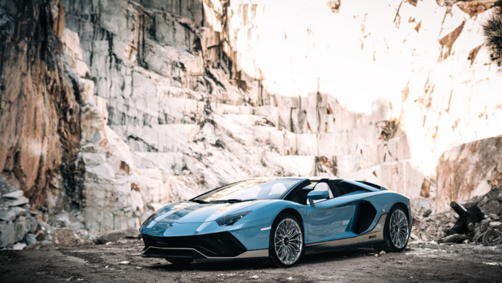 lamborghini aventador ultimae roadster, una one-off in omaggio alla mitica miura