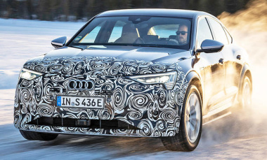 Audi e-tron S Facelift (2022): Preis & Sportback                               Auffrischung für den e-tron S
