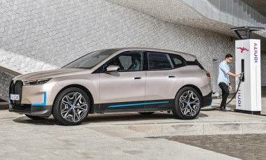 BMW iX (2021): Preis, Innenraum, Reichweite                               Der iX Flow wechselt die Farbe