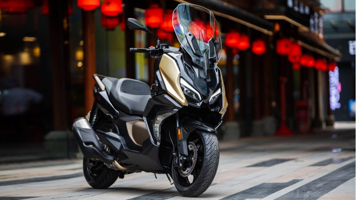 maxi-scooter für europa aus china - qj fortress 350