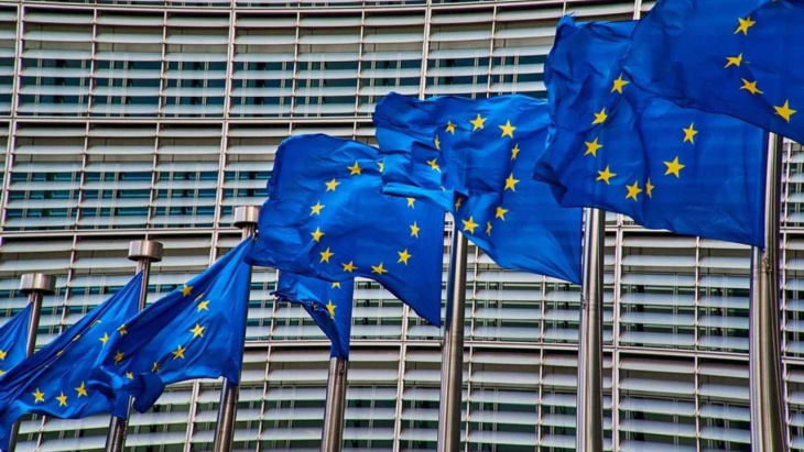 eu-kommission beschließt verbrenner-ende im jahr 2035