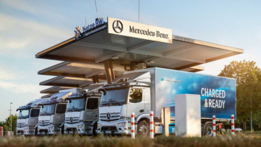 Mercedes Truck eröffnet Ladepark für Elektro-Laster zum Testen