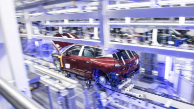 BMW iX: Start der Serienfertigung im Werk Dingolfing