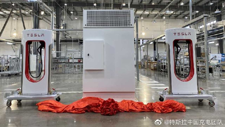 tesla eröffnet supercharger-fabrik in shanghai