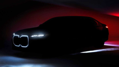 BMW i7 (2022) zeigt beleuchteten Grill in neuem Teaser