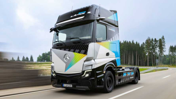 iaa transportation 2022: daimler truck enthüllt eactros longhaul