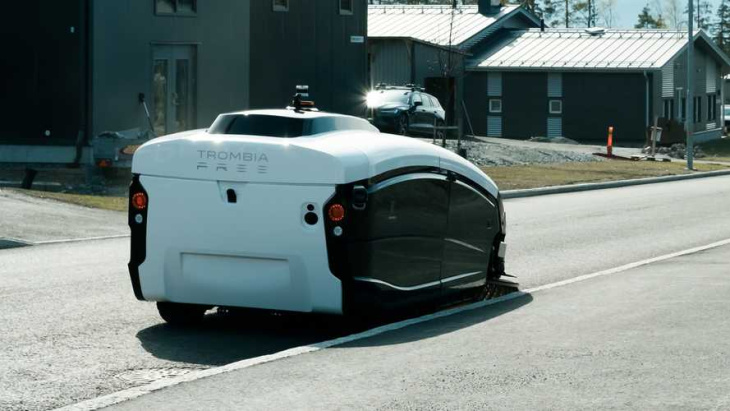 trombia free: autonom fahrende straßen-kehrmaschine mit e-antrieb