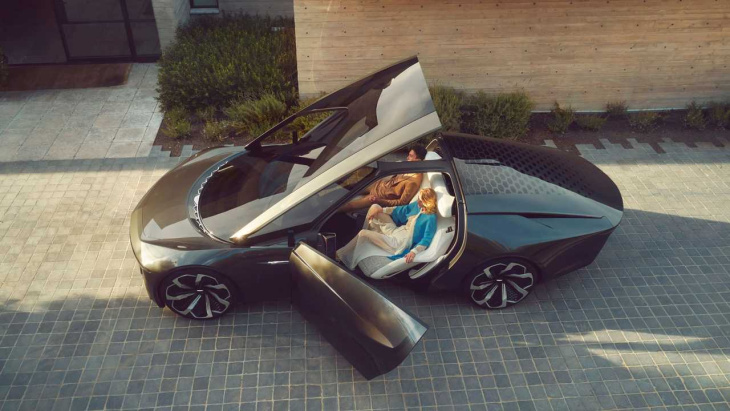cadillac innerspace: autonom fahrendes luxus-coupé auf der ces