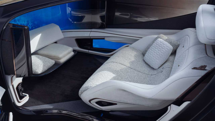 cadillac innerspace: autonom fahrendes luxus-coupé auf der ces