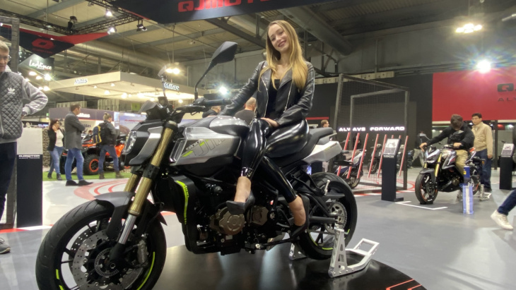 die schönsten mädchen auf der eicma motorcycle show 2022