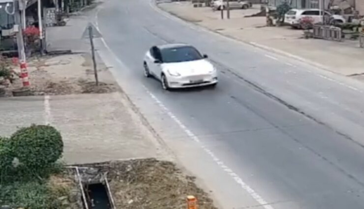 2 kilometer mit hohem tempo durch die stadt: tödlicher tesla-unfall in china wird untersucht