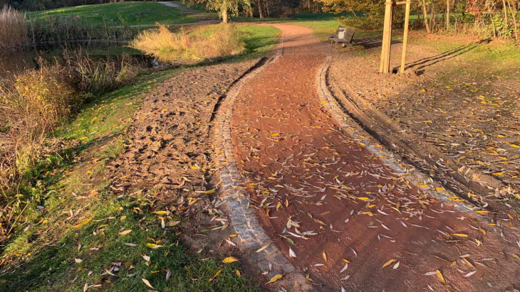 parkweg in großenhain neu - steile kurve verbessert