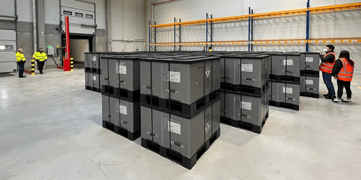 maersk eröffnet logistik-lager für e-auto-batterien