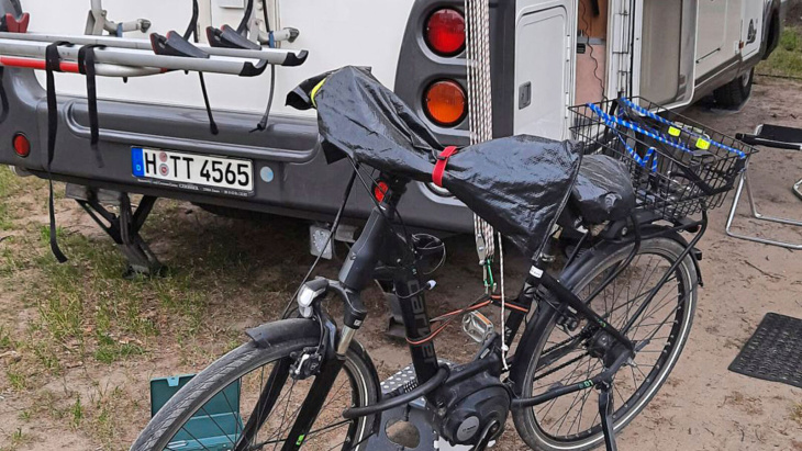 markisenhalterung und wascheständer neu gedacht - do-it-yourself-tricks an der außenwand des campers