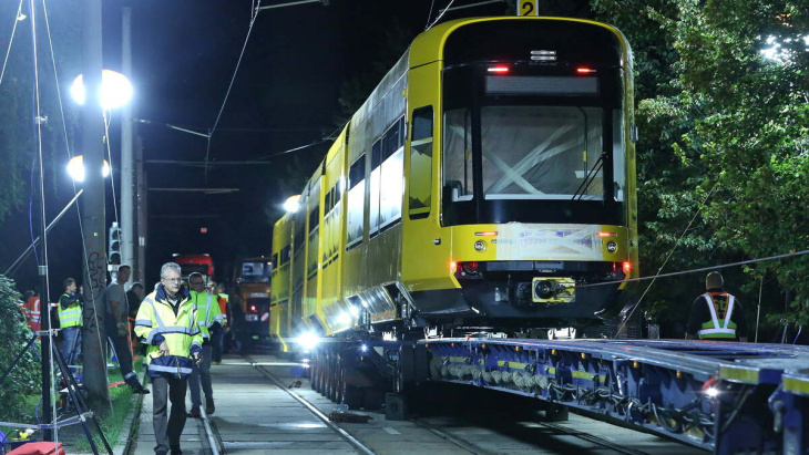 kostenlose schnupperfahrten mit neuer dvb-straßenbahn in dresden