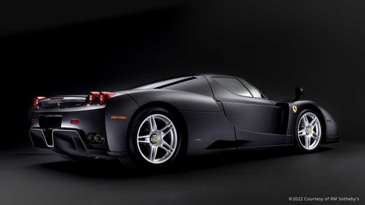 matte nero opaco: einzigartiger ferrari enzo wird versteigert