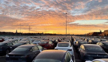 „Traumquartal“ für Auto-Industrie: Tesla-Marge bleibt die höchste, Mercedes bei Gewinn vorn