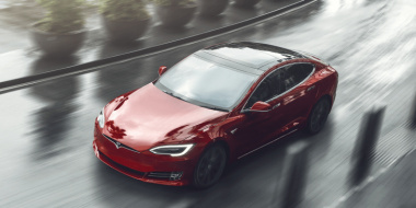 Tesla muss in China Autos in Werkstätten holen