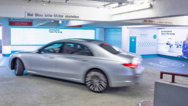 Serienfreigabe für automatisiertes Parken - Autonomes Fahren: Mercedes bekommt Level-4-Zertifikat