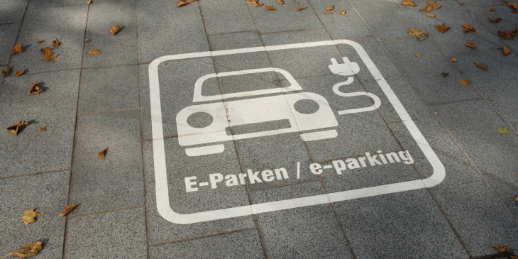 stadt essen erhebt wieder parkgebühren für e-autos
