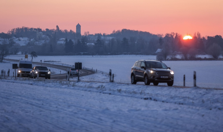 stau im winter: wie lange das auto mit heizung durchhält