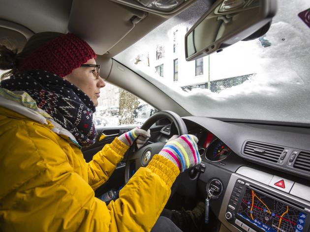 adac warnt dringend: wieso eine winterjacke am steuer lebensgefährlich ist