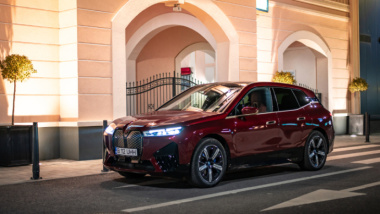 BMW iX schlägt Audi Q4 e-tron bei der Reichweite