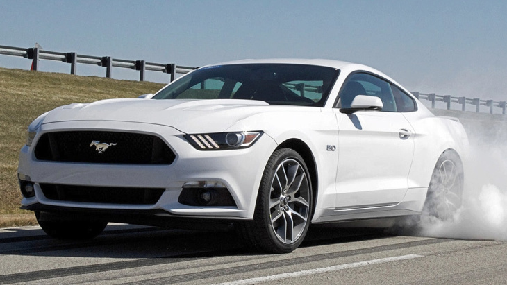 Ford Mustang (2022): Raser, zu schnell, Geschwindigkeitsverstoß, geblitzt