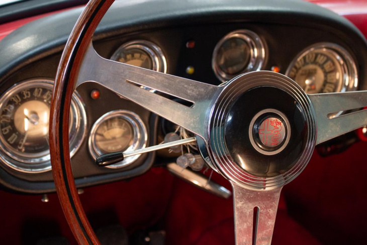 oldtimer-messe salon rétromobile in paris: alfa romeo zeigt ikonische coupés!