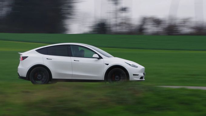 tesla model y performance