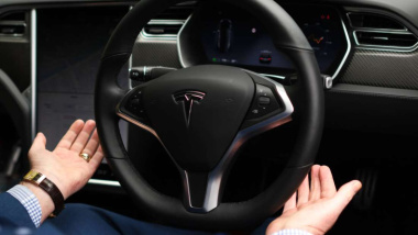 Tesla-„Autopilot“: Elon Musk will Lenkrad-Warnung abschaltbar machen