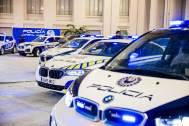 X5 mit Räum-Schild: Polizei in Spanien erweitert BMW-Flotte