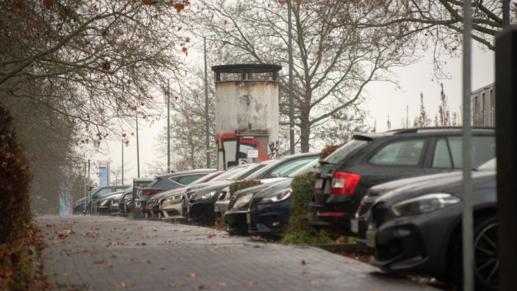 sensoren melden jede parklücke: umherfahren überflüssig