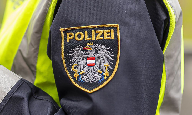 24-jähriger in wien erstochen: täter flüchtig