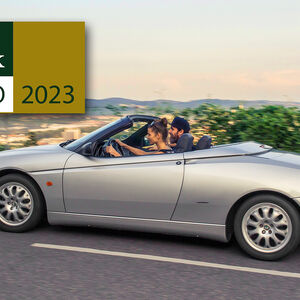 motor klassik award 2023: jetzt mitmachen und einen alfa spider gewinnen!