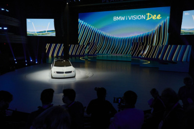 BMW nimmt Anleihen bei Apple mit radikaler Innenraum-Gestaltung