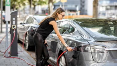 Wann sinken die Kosten für Electric Vehicles?
