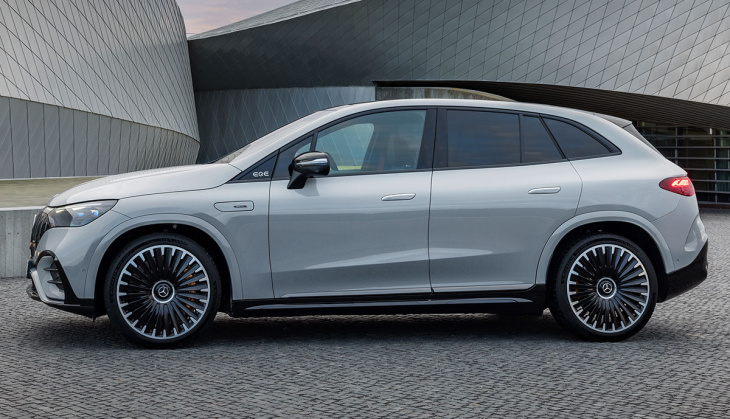 mercedes stellt eqe suv mit bis zu 505 kw (687 ps) und 590 kilometer reichweite vor