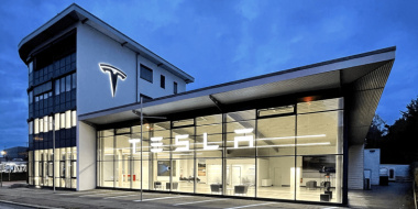 Tesla eröffnet Service Center hin Heilbronn