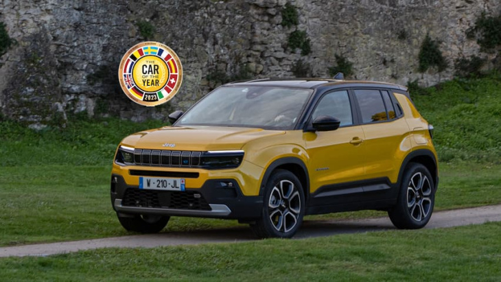 der jeep avenger wird car of the year 2023!