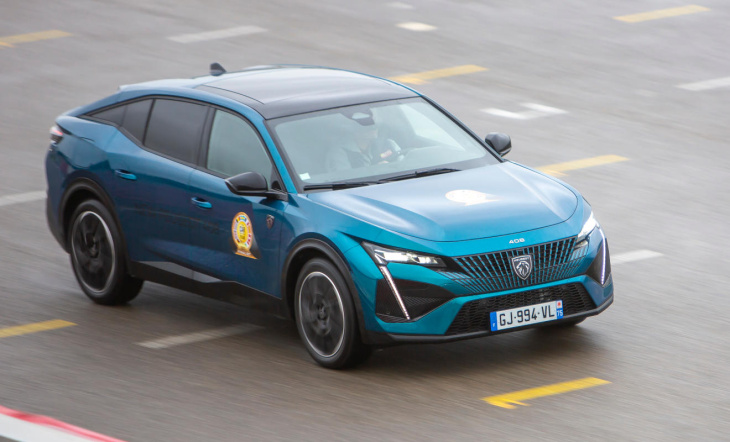 «car of the year 2023»: klarer erfolg für jeep avenger