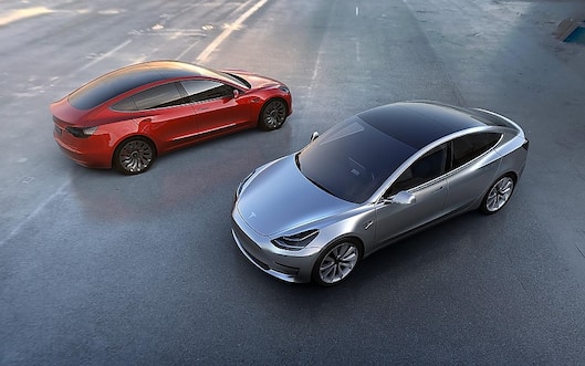 konkurrenz unter druck: mega-preisrutsch bei tesla! werden jetzt alle e-autos billiger?