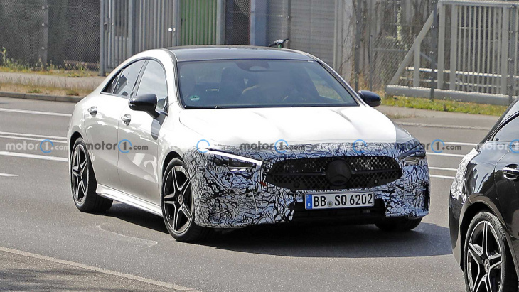 mercedes-benz cla (2024) zeigt sich auf erstem facelift-teaser