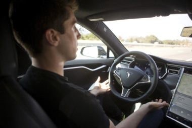 Tesla-Ingenieur packt aus: Werbevideo von Autopilot war Fake