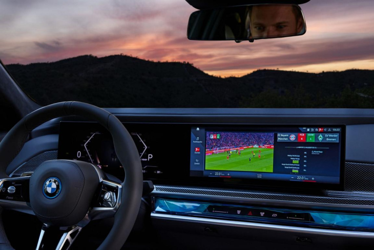 fußball-bundesliga im auto? bmw macht es möglich!