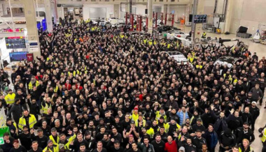 Tesla-Zahlen vom Minister: 9000 Beschäftigte in deutscher Fabrik , 200-300 neue pro Woche