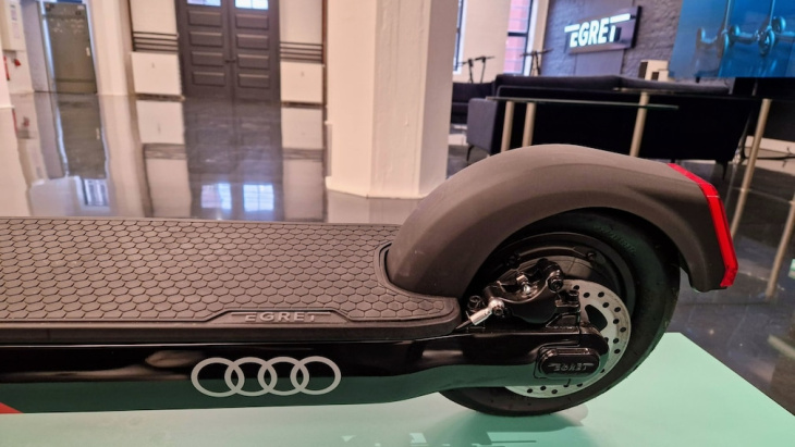 praxis-test: audi electric kick scooter powered by egret aka egret pro