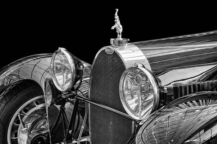 mit dem bugatti «atalante» wird in paris eines der schönsten je gebauten automobile versteigert